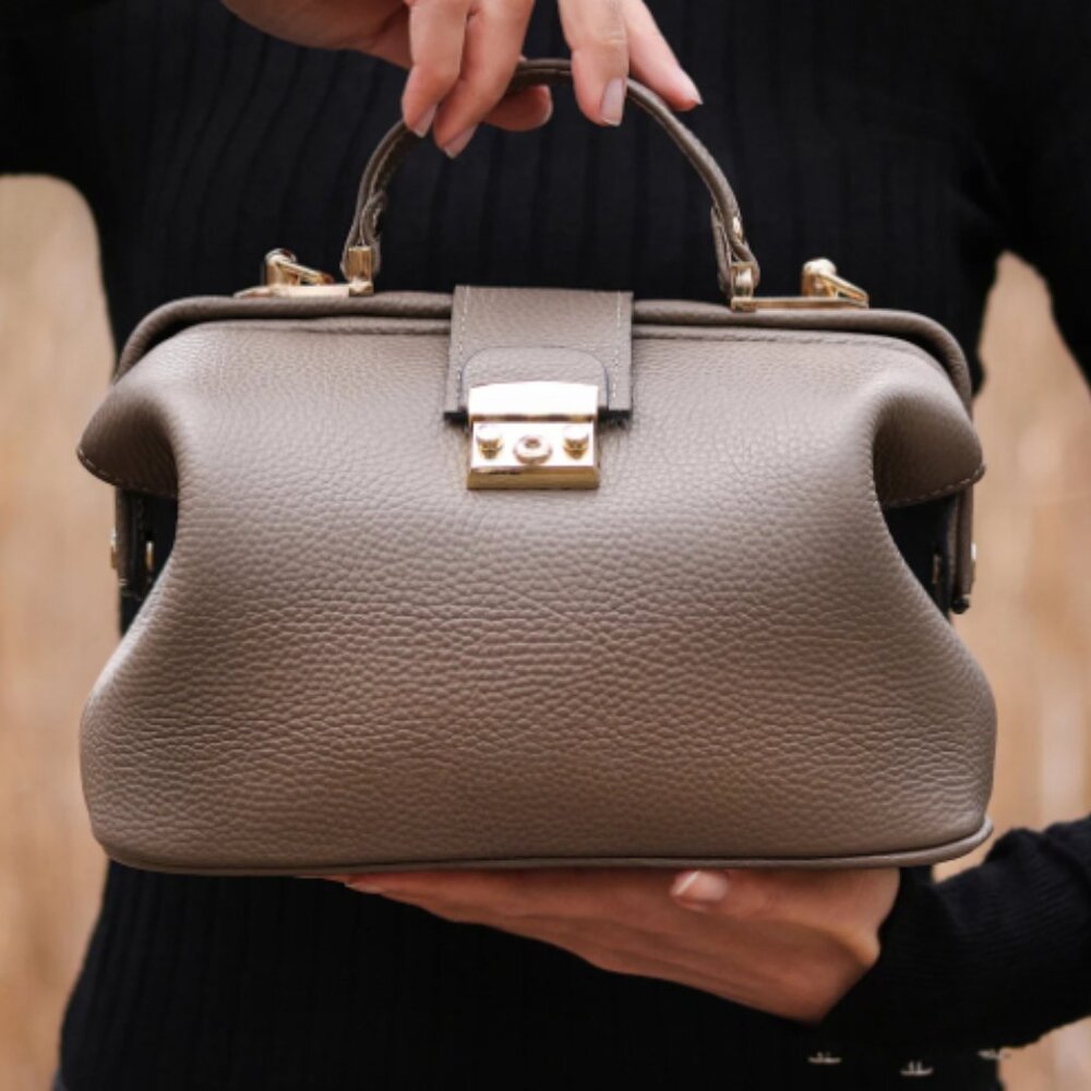New LEATHER DOCTOR BAG tote